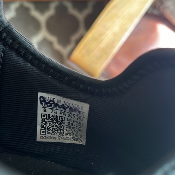 Adidas Men Running Shoe, size 8, good used condition, all black - Picture 8 of 8